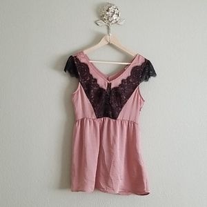 Eyeshadow top lace details sz large pink and black